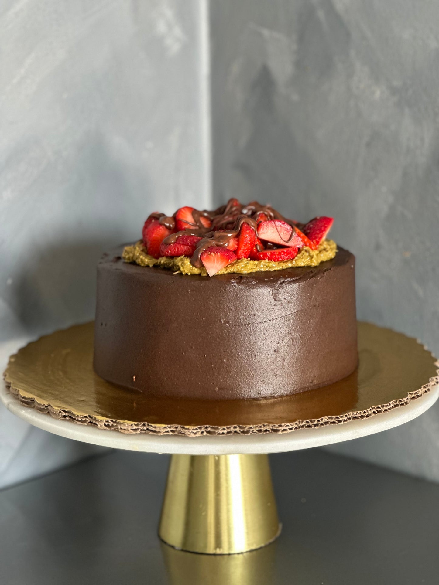 DUBAI STRAWBERRY CAKE