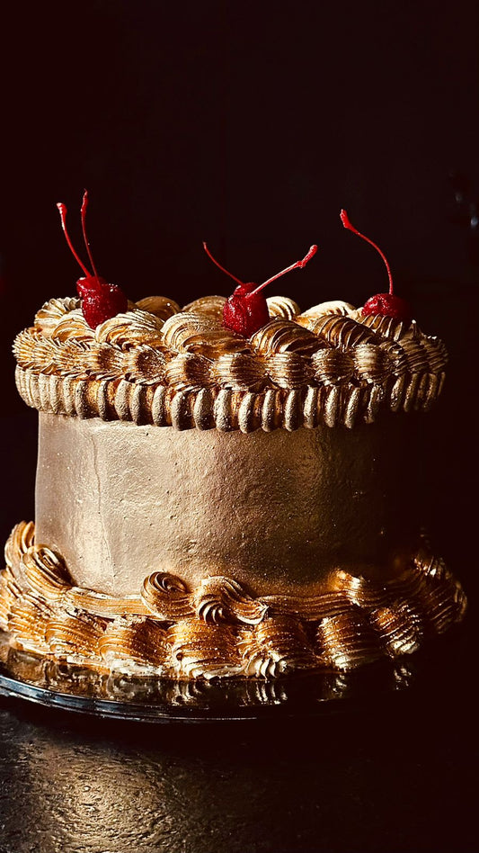 VINTAGE GOLDEN CAKE